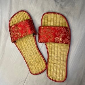 Size 7/7.5 East Asian style slippers